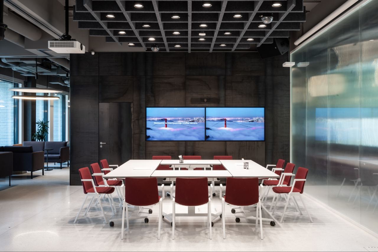 Boardroom with dual displays, Multispace Paveletskaya Office